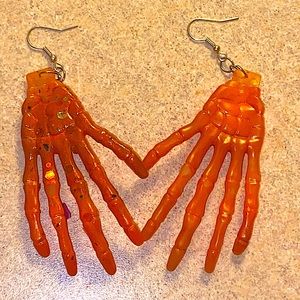 Orange skeleton hands keychain🧡✨💀